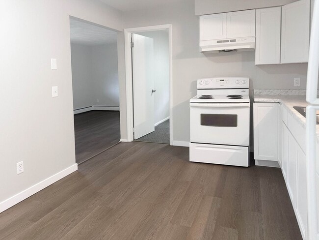 1565 Bacon Ave in Portage, MI - Building Photo - Building Photo