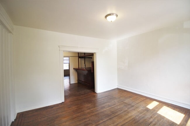3212 N Calvert St in Baltimore, MD - Building Photo - Building Photo