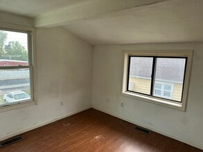 623 E Lake Ave in Peoria, IL - Building Photo - Building Photo