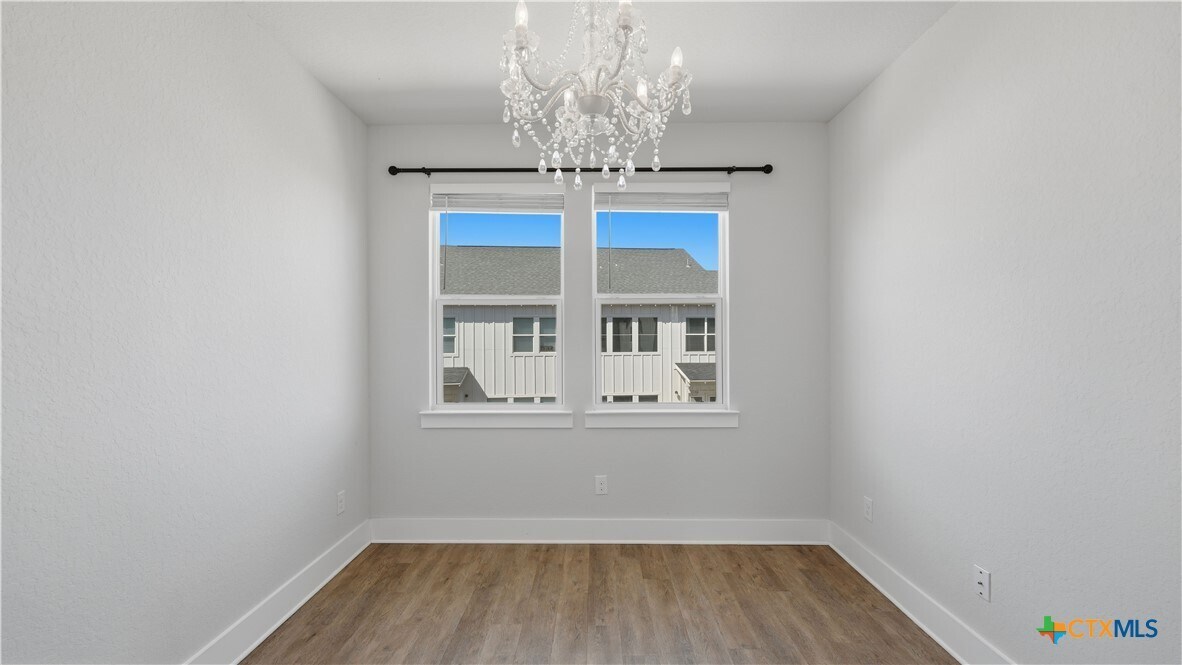 223 Sapphire Dr in New Braunfels, TX - Foto de edificio