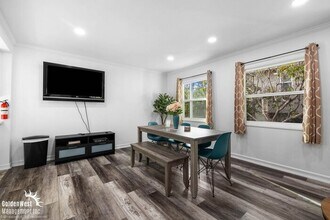 2637 Sunset St in San Diego, CA - Building Photo - Building Photo