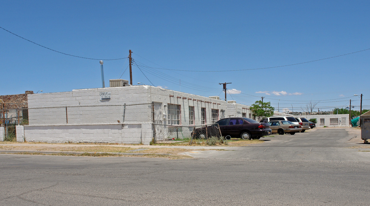 7303 Dale Rd in El Paso, TX - Building Photo