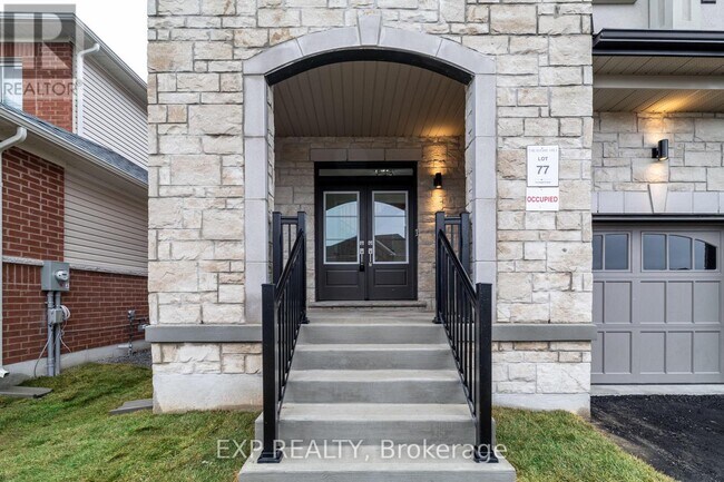 19 Stennett Dr in Georgina, ON - Building Photo - Building Photo