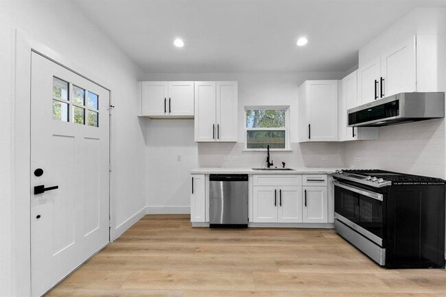 property at 2801 Nettleton St