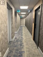 430 Square One Dr in Mississauga, ON - Building Photo - Building Photo