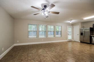 21851 Pleasant Groves in Porter, TX - Foto de edificio - Building Photo