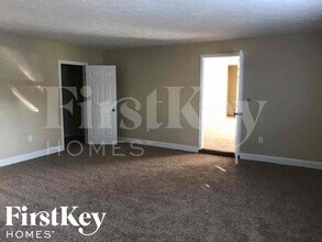 3446 Maura Ct in Indianapolis, IN - Foto de edificio - Building Photo