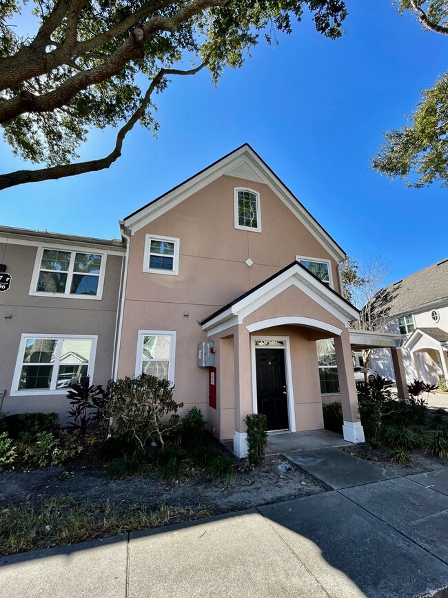 property at 3396 Parkchester Square Blvd