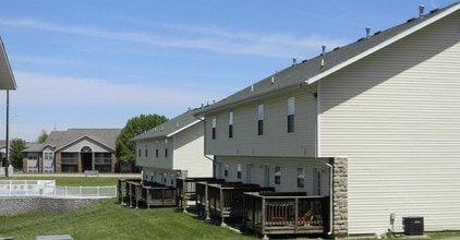 Rockford Townhouses in Springfield, MO - Building Photo - Building Photo