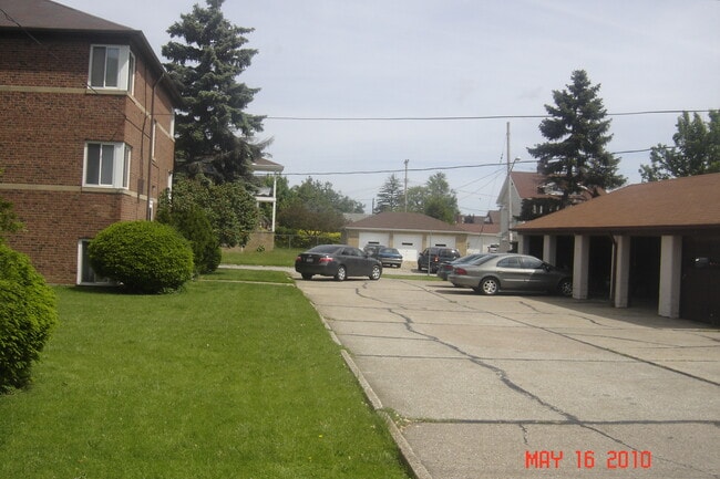 6009 Ridge Rd, Unit 4