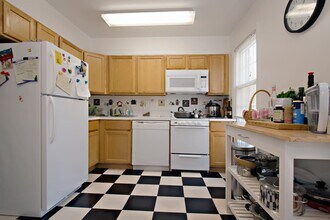 1821 Biltmore St NW in Washington, DC - Building Photo - Building Photo