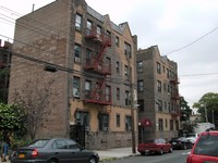 104-18 42nd Ave in Corona, NY - Foto de edificio - Building Photo