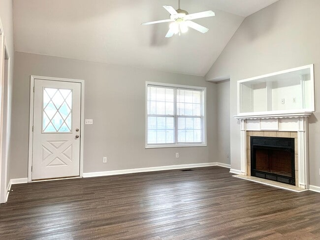 3794 Bret Dr in Clarksville, TN - Building Photo - Building Photo