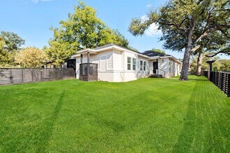 1810 Palma Plaza in Austin, TX - Building Photo - Building Photo