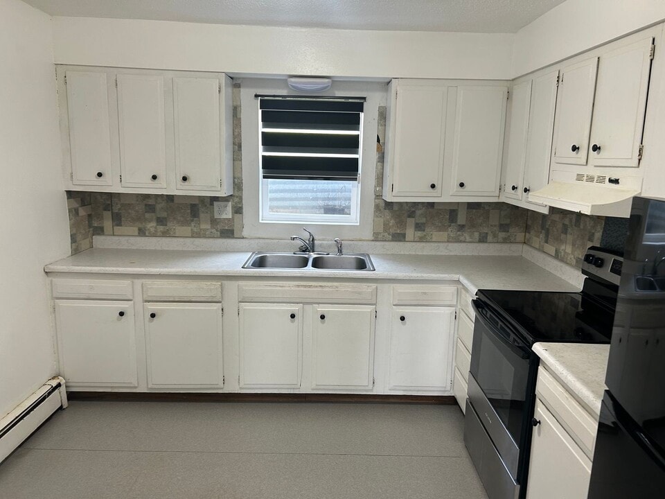 1720 E 12th St in Sioux Falls, SD - Building Photo