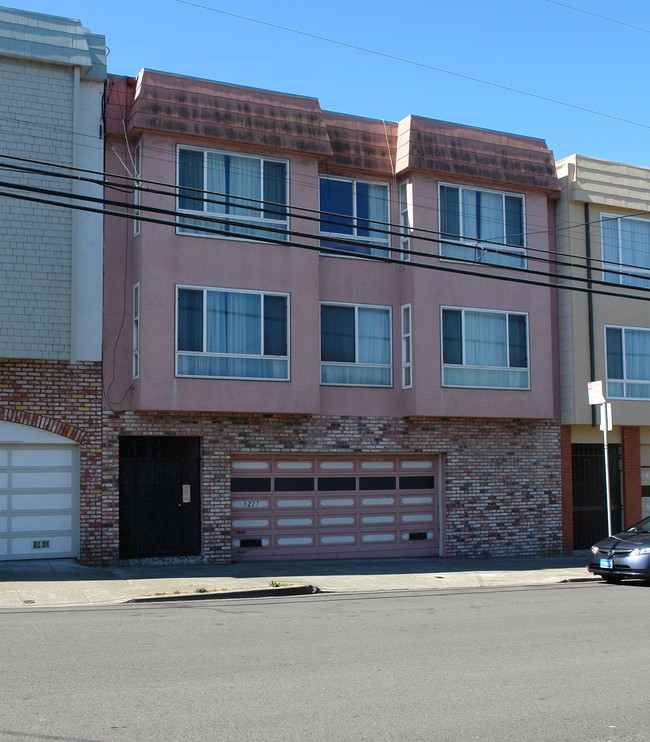 3217 Vicente St in San Francisco, CA - Building Photo - Building Photo