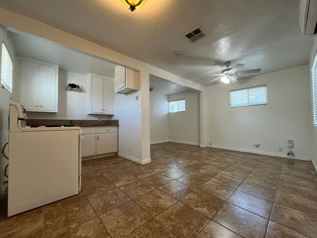 property at 2800 Peerless Ave