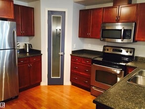 9707 106 St in Edmonton, AB - Building Photo - Building Photo
