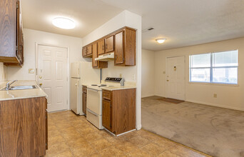 Rhodes Ferry in Decatur, AL - Building Photo - Interior Photo