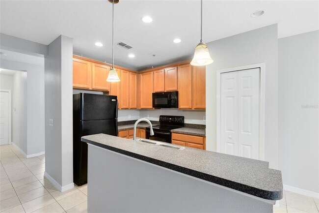 2064 Cypress Bay Blvd in Kissimmee, FL - Building Photo - Building Photo