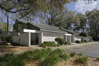 Woodland Villas in Gainesville, FL - Building Photo - Building Photo
