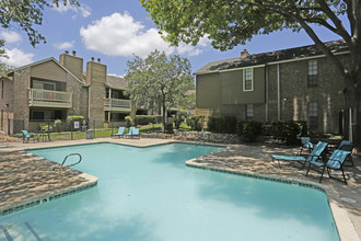 Austin Pointe Apartments in San Antonio, TX - Building Photo - Building Photo