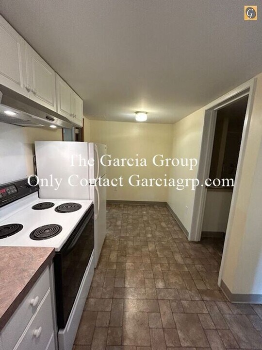 5804 SE Kellogg Creek Dr in Milwaukie, OR - Foto de edificio