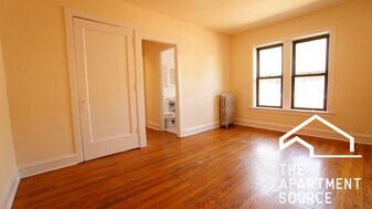 3310 W Schubert Ave, Unit 1Y in Chicago, IL - Building Photo