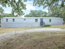 146 Deerwood Ln in Springtown, TX - Building Photo