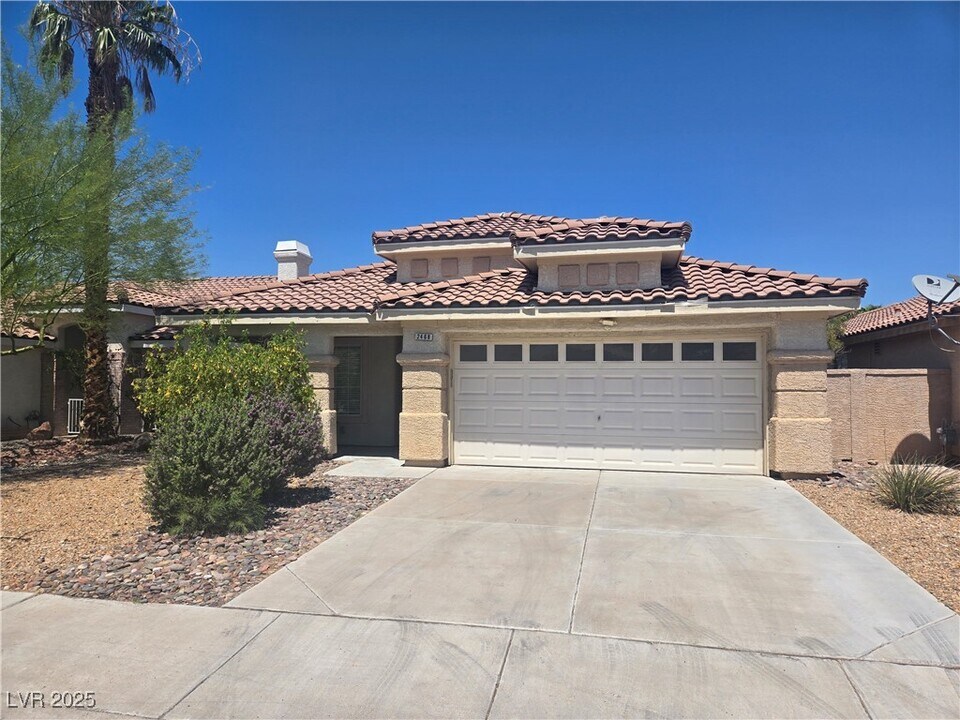 2468 Vía De Milano in Henderson, NV - Building Photo