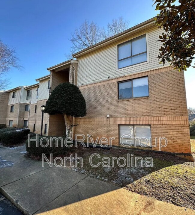 4801 Spring Lake Dr in Charlotte, NC - Building Photo - Building Photo