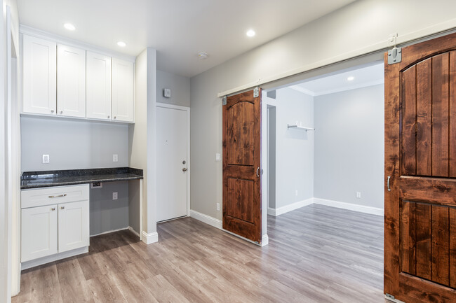 123 17th St Apartments in Oakland, CA - Foto de edificio - Interior Photo