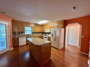 1755 Canberra Dr in Sumter, SC - Building Photo - Building Photo