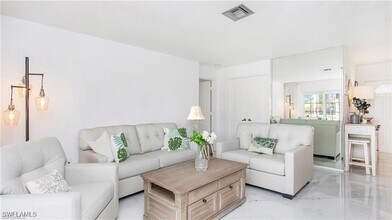 108 Payne Ct in Naples, FL - Building Photo - Building Photo