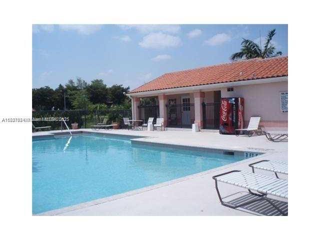 property at 3420 Pinewalk Dr N