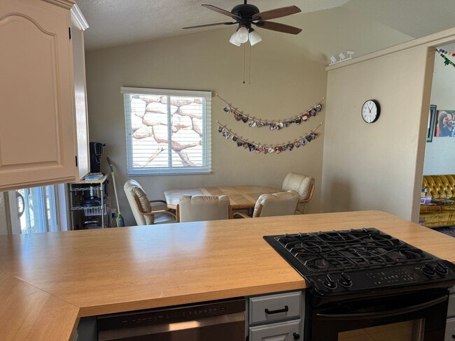 1265 Santa Clara Pkwy in Santa Clara, UT - Building Photo - Building Photo