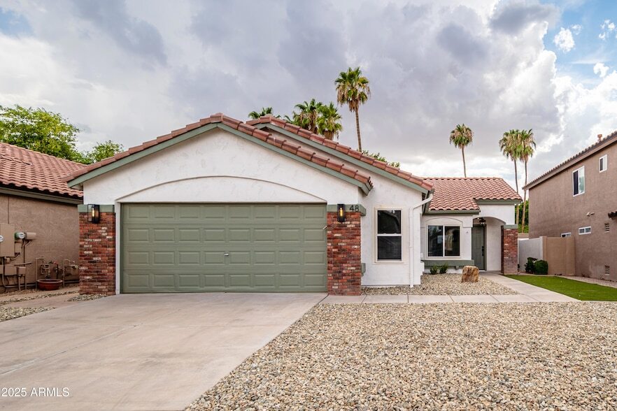 48 N Starboard Dr in Gilbert, AZ - Building Photo