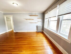 1608 Commonwealth Ave, Unit #10 in Boston, MA - Foto de edificio - Building Photo