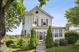 179 Woodruff Ave in Scarsdale, NY - Building Photo