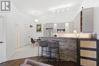 4013 Kilmer Dr in Burlington, ON - Building Photo - Building Photo