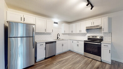 Center Apartments in Lakewood, CO - Building Photo - Building Photo