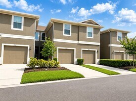 2119 Lennox Dale Ln in Brandon, FL - Building Photo