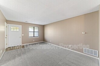 8600 Kill Creek Rd in De Soto, KS - Building Photo - Building Photo