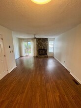 8112 Circle Tree Ln in Charlotte, NC - Building Photo - Building Photo