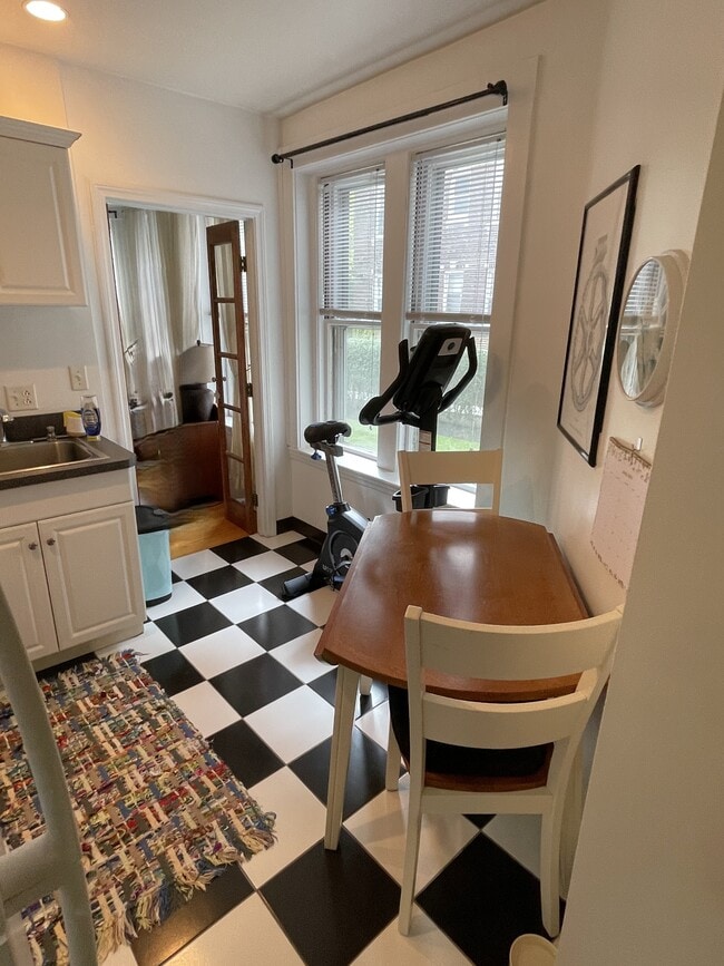346 Harvard St, Unit 1