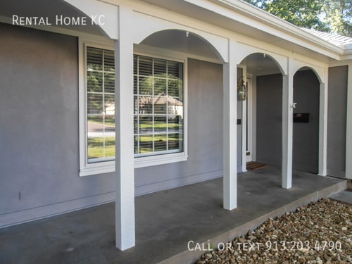 10047 Lamar Ave in Overland Park, KS - Building Photo - Building Photo