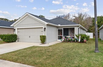 979 Pearly Ridge Ln in Lakeland, FL - Building Photo - Building Photo