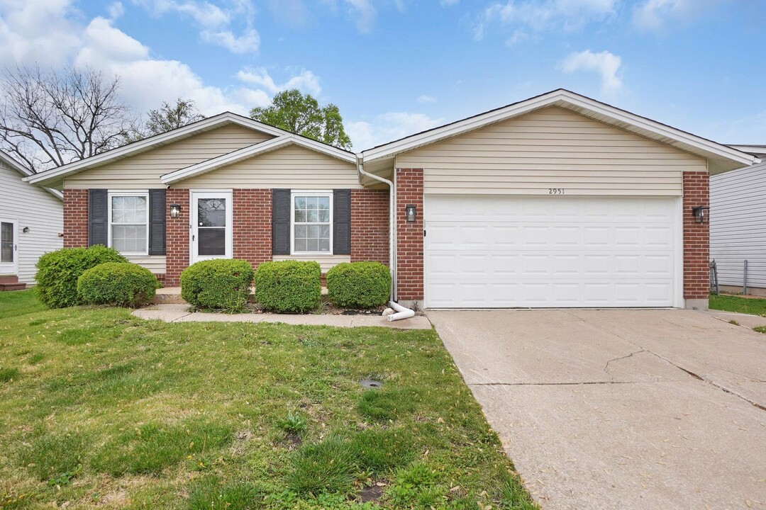 2951 Atlantic Park Ave in Florissant, MO - Building Photo
