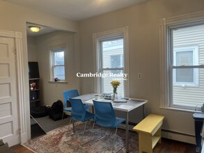 16 Valentine St, Unit 3 in Cambridge, MA - Building Photo - Building Photo