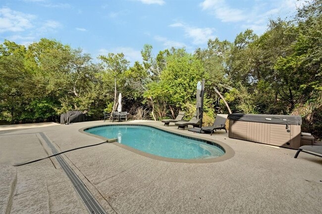 201 Comanche Camp in Kyle, TX - Building Photo - Building Photo